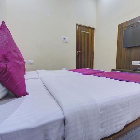 Oyo 7627 Royal Plaza Hotel Hyderabad Eksteriør billede