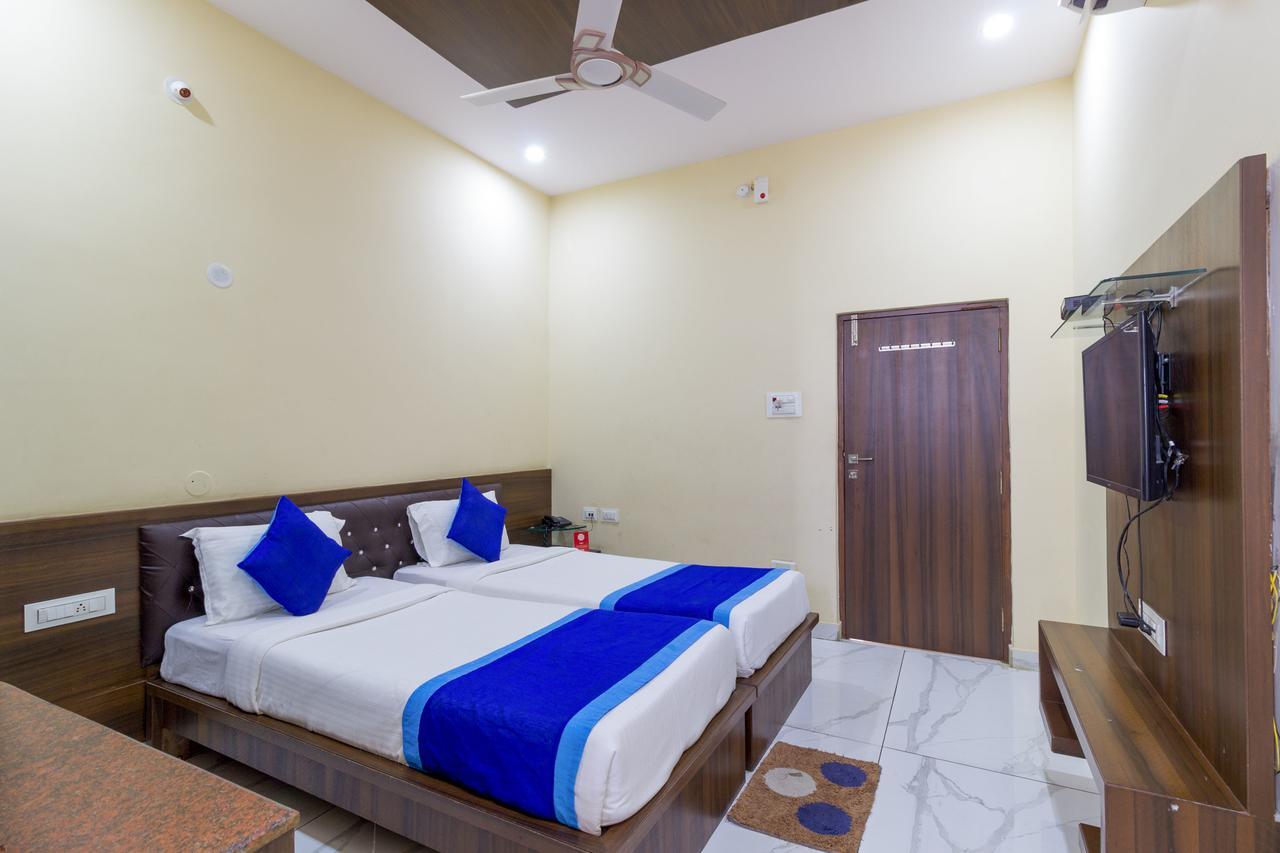 Oyo 7627 Royal Plaza Hotel Hyderabad Eksteriør billede