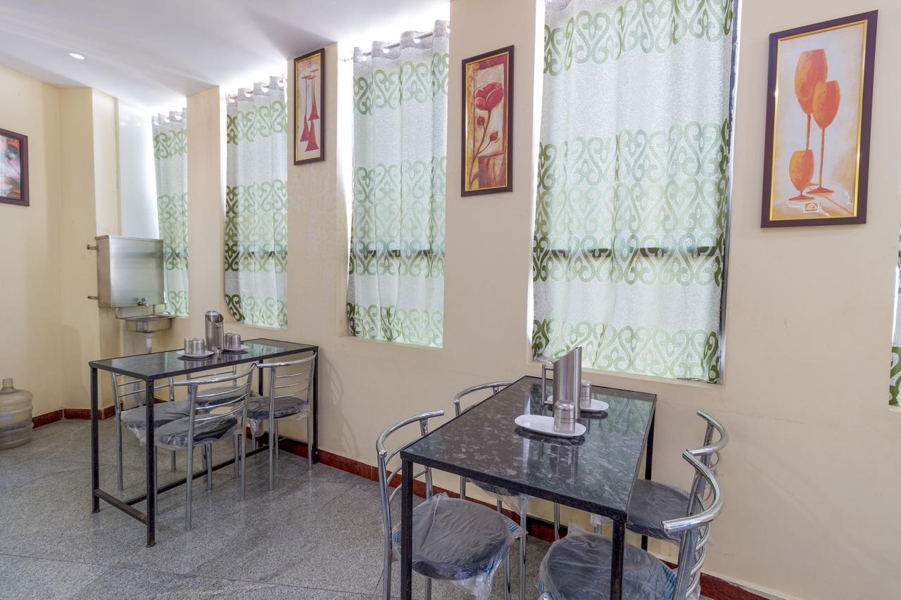 Oyo 7627 Royal Plaza Hotel Hyderabad Eksteriør billede