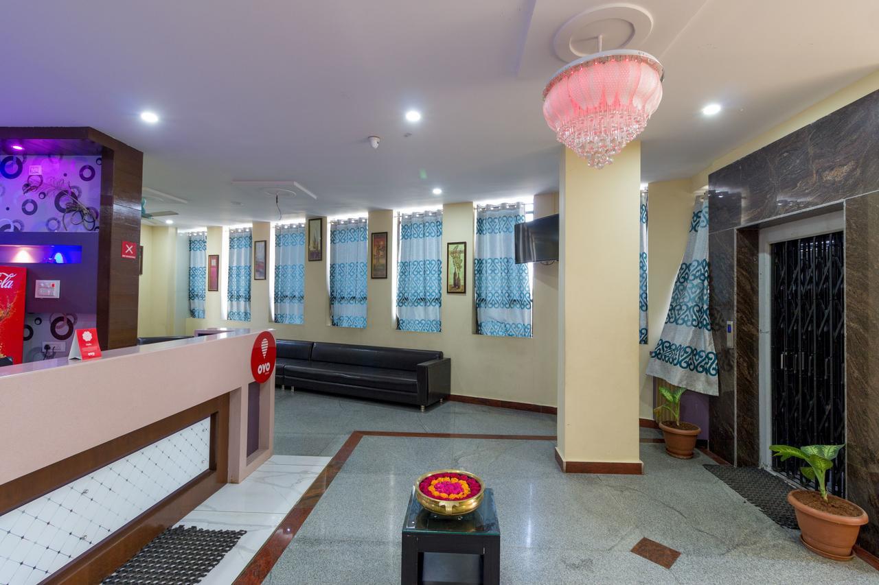 Oyo 7627 Royal Plaza Hotel Hyderabad Eksteriør billede