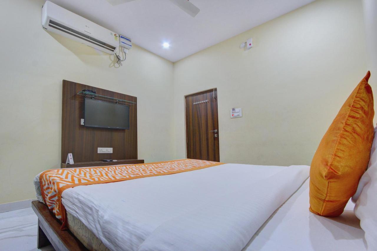 Oyo 7627 Royal Plaza Hotel Hyderabad Eksteriør billede