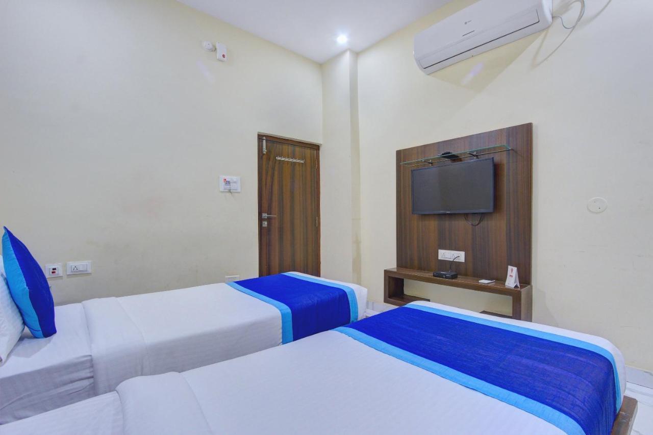 Oyo 7627 Royal Plaza Hotel Hyderabad Eksteriør billede