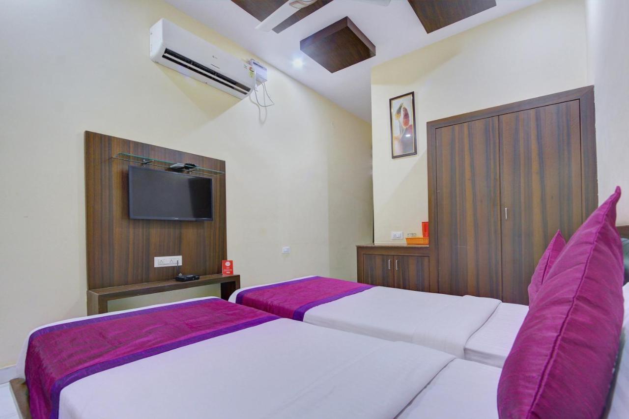 Oyo 7627 Royal Plaza Hotel Hyderabad Eksteriør billede