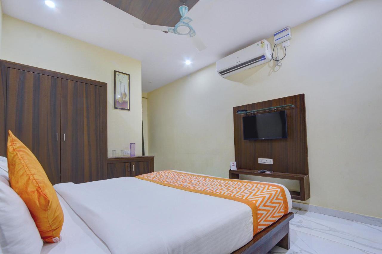 Oyo 7627 Royal Plaza Hotel Hyderabad Eksteriør billede